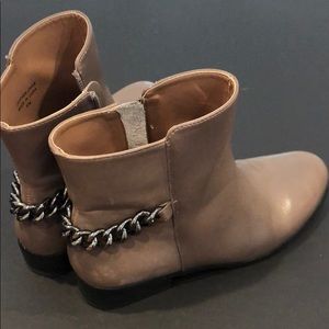 Renvy Ankle Moto Boots Size 6